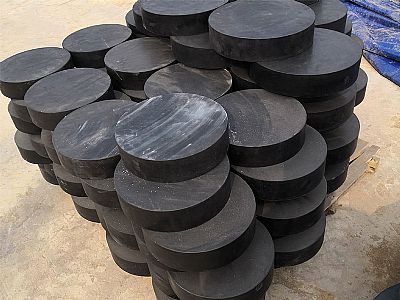 资兴市板式橡胶支座由若干层橡胶片与薄钢板经加压硫化
